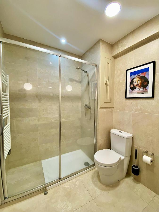 Abbott Apartment - 1 Min From The Beach - 100M2 - Sleeps 8 Sitges Eksteriør bilde