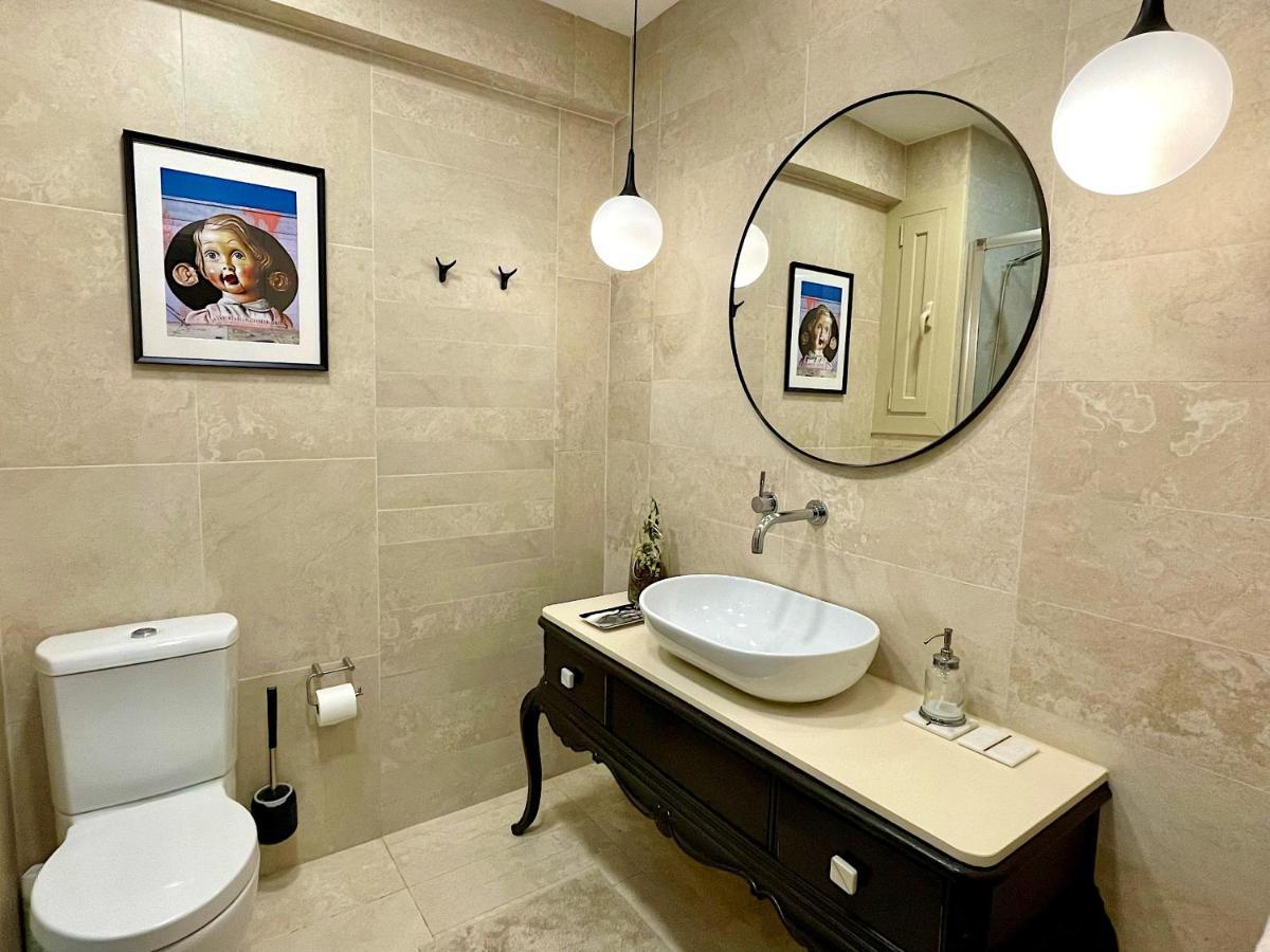 Abbott Apartment - 1 Min From The Beach - 100M2 - Sleeps 8 Sitges Eksteriør bilde